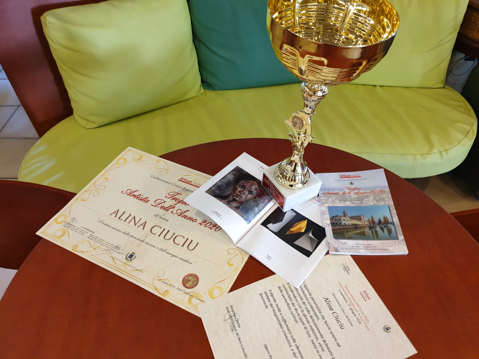 ArteDiAlina.com award: Trofeo Artista Dell\'Anno 2020 - &ldquo;Vedremo&rdquo;